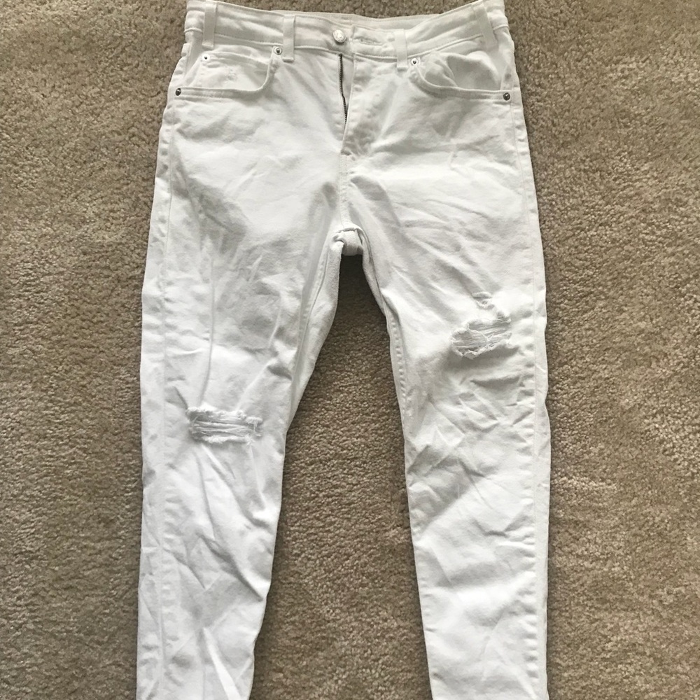 Levi White High waisted distressed jeans